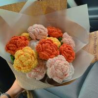 Ramo de Flores Falsas de Crochet Hecho a Mano Rosa Tulipanes Dáisí Decoración de Hogar Luz y Fuerza - details 6