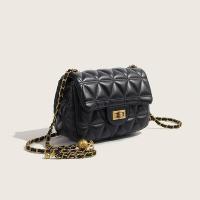 Bandolera pequeña con cadena de entramado para mujer, bolso cuadrado pequeño con bola dorada, mochila de lujo de alta gama, moda de verano, 2024 - details 1