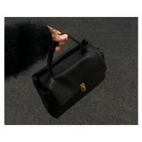 Bolso de mano de piel sintética negra de gran capacidad para mujer: elegante bolso de viaje de alta gama con opción cruzada, cierre de cierre de beso y detalles cosidos - details 5