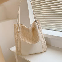 Bolso de mano de punto ahuecado de paja, bolso de hombro hecho a mano de gran capacidad, bolso de playa informal de diseñador para mujer - details 1