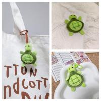 Llavero de peluche de tortuga de dibujos animados divertidos, juguetes suaves, etiqueta de nombre de bolsa, broche de tortuga de peluche, colgante de llave de coche - details 0