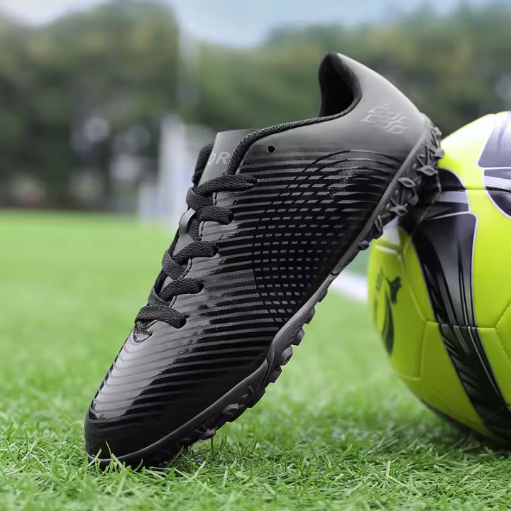 Zapatillas de fútbol bajas para chicos, suela antideslizante con tachuelas, zapatillas de competición para interiores - 1