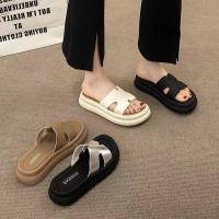 Zapatillas mujer verano 2025 nueva cabeza redonda suela gruesa que aumenta las sandalias de playa moda de una palabra desgaste sandalias mujeres - details 4