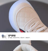 Nuevos zapatos de tablero iluminados para niños, zapatos casuales de dibujos animados de fresa de suela suave antideslizante - details 3