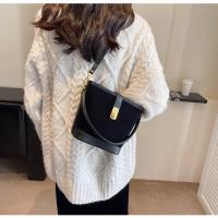 Bolso de Mujer de Gran Capacidad Bolso Cuadrado Mate, Sentido de Alta Gama, Bolso Portátil para las Axilas - details 39