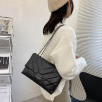 Bolso cruzado de cuero PU con hilo de bordado para mujer, bolso de cadena para hombro, bolso de mujer de marca de gran capacidad - details 13