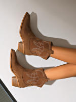 Nuevas botas cortas retro británicas delgadas con boca en V y tacón grueso de gamuza para mujer corta - details 22