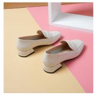 Cabeza cuadrada boca poco profunda, tacón grueso, suela suave, mocasines de aumento de altura, interior para mujer - details 14
