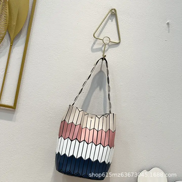 Nuevo bolso de cesta de verduras con diamantes geométricos, bolso de cubo de color de contraste de moda, bolso versátil para mujer. - 1