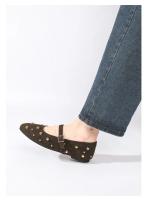 Zapatos de Ballet Planos para Mujer con Diseño de Remaches Dorados Suela Suave Antideslizante con Cinturón de Gamuza Sintética y Tirante de Metal - details 6