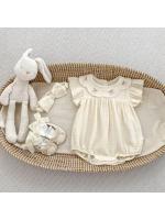 Pelele bordado floral con mangas con volantes de algodón para niñas de 0 a 2 años y diadema a juego, traje adorable y cómodo para bebés - details 3