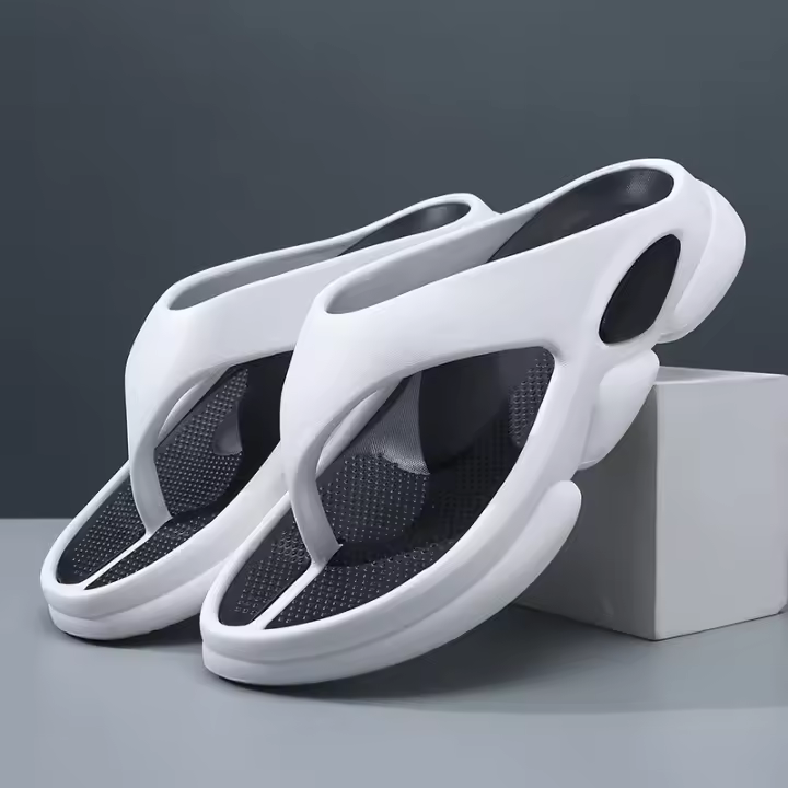 Chanclas ropa exterior de verano para hombres zapatillas antideslizantes transpirables desodorante EVA y clip de pie resistente al desgaste zapatillas frescas de playa de fondo grueso - 1