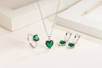Conjunto de Joyería de Plata Esterlina 925 Collar y Pendientes de Corazón de Zirconia Cúbica - details 1