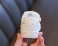 Zapatillas de deporte para niños, Primavera/otoño, nuevos zapatos deportivos para niños y niñas, zapatos de tablero informales, zapatos blancos pequeños de suela blanda de cuero para niños - details 2