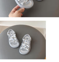 Las niñas sandalias de los niños arco hueco princesa zapatos verano 2025 nuevo versátil medio y grande de los niños ligero playa. - details 9