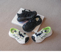 Sandalias deportivas de verano 2025 para niños, nueva moda con suela suave, zapatos antideslizantes para niñas, zapatos de playa con puntera hueca para niños. - details 2