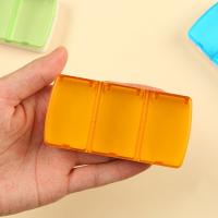 Mini caja de medicinas de 3 rejillas, pastillero impermeable creativo, organizador multiusos, pastillero de viaje - details 3