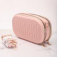 Neceser de viaje moderno de piel sintética, bolso bandolera cuadrado portátil, diseño acolchado con correa, organizador de artículos de tocador impermeable - details 13