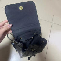 Mochila con solapa y cordón de cuero PU para mujer, bolso de hombro de gran capacidad a la moda, estilo coreano, Color sólido, para libros escolares - details 5