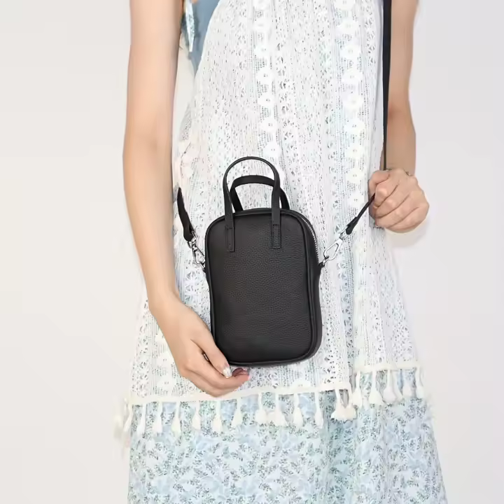 Bolso de Tote de Cuero Genuino Minimalista Elegante Versátil para Uso Casual y Viajes, Cinturón Desmontable, Cierres con Cremallera, Bolsillos para Teléfono y Monedas, Acabado en Óleo Negro - 1