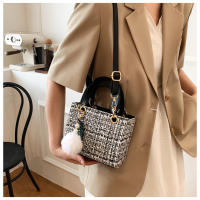 Bolso Cruzado de Moda para Mujer de Alta Gama Primavera-Verano 2025 Bolso de Lana Tendency para Organizadores de Maquillaje y Belleza - details 16