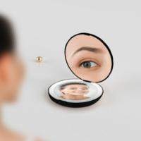 10x magnifying mirror with light