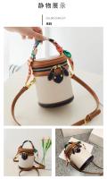 Bolso de cubo para mujer, bolsa de cilindro cruzado, un hombro, portátil, a la moda, novedad de 2023 - details 11