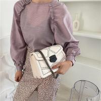 Bolso de hombro Retro con cadena y remaches para mujer, bandolera cuadrada pequeña a la moda de cuero PU con tapa, bolso de diseñador - details 6