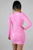 Vestido corto de cuero PU con cremallera de imitación de colores, falda de cadera envuelta, cuello en V profundo, cuatro lados, elástico, 2024 - details 4