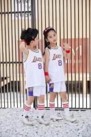 Nuevo Uniforme De Baloncesto Para Niños Y Niñas Lakers 23/24 Camiseta Y Chaleco De Entrenamiento Casual Para Escuela Primaria Estilo Deportivo Unisex Material Poliéster Apto Para Todas Las Estaciones - details 2