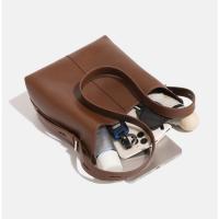 Bolso de cubo de cuero suave para mujer, nicho de sentido Premium, nuevo temperamento, bolso de mensajero simple de gran capacidad - details 8