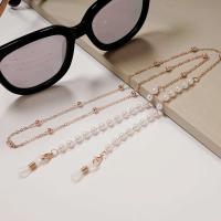 Cadena de Gafas de Plástico Blanco con Cuentas de Perlas y Encanto de Corazón - details 6