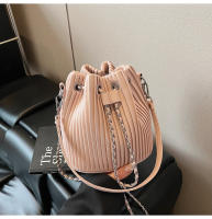 Bolso minimalista de cubo para mujer Cierre con cordón, bolso de mano elegante para uso diario y formal Accesorio de moda en tonos beige, negro, gris, khaki, rosa Finalización texturada - details 13