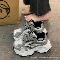 Zapatos versátiles para mujer 5 nuevas zapatillas ligeras para papá con aumento de altura - details 4