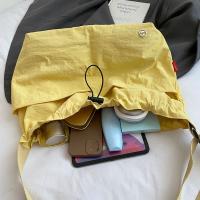Bolso tipo cubo plisado de estilo coreano, bolso de gran capacidad, bolso de hombro de nailon, bolso cruzado de tela impermeable de Color sólido - details 4