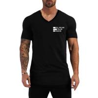 Still Willing Follow Freedom Letters Camiseta de manga corta con cuello en V para hombre, informal Camiseta deportiva ajustada de algodón, moda de verano - details 1