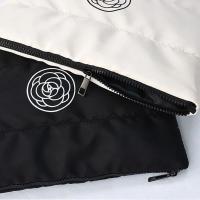 Bolsa de Maquillaje Floral de Algodón Portátil Bolsa de Almacenamiento de Cosméticos de Gran Capacidad con Diseño de Acolchado Ideal para Viajes - details 6