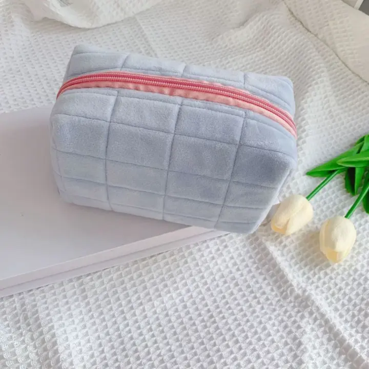 Bolsa de maquillaje de felpa bonita para mujer, bolsas de cosméticos pequeñas de viaje portátiles, bolsa de aseo con cremallera de Color sólido, bolsa de lavado, bolsas de almacenamiento - 1