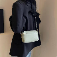 Bolso de mano de piel sintética para mujer, bolso de hombro tipo bandolera con cremallera y múltiples compartimentos para uso diario - details 11