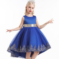 Vestido de niña elegante y moderno para princesa, con cola de malla y flores, ideal para presentaciones de piano. - details 2