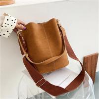 Bolso de Cubo de Cuero Temporado Bolso de Hombro de Moda de Ante Gran Capacidad Bolso Casual Retro - details 4