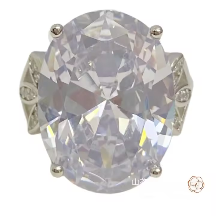 Anillo de joyería con diseño de trébol chapado en oro de 18K con gema grande y nueva personalidad de comercio exterior - 1