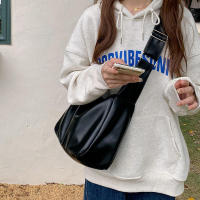 Bandolera de piel sintética suave para mujer, bolso de hombro de gran capacidad para estudiantes universitarios, novedad - details 7
