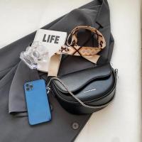 Bolso Crucero de Hombro de Moda de Cuero PU Color Sólido Retro Estilo Pony con Correa Ancha - details 4