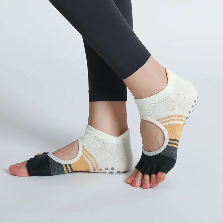 Calcetines de yoga de cinco dedos para mujer, calcetines de Pilates con punta abierta y tobillo bajo, antideslizantes, de silicona, con puntos - 1