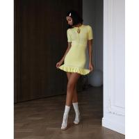 Vestido plisado de punto con volantes y lazo de color liso para mujer - details 11