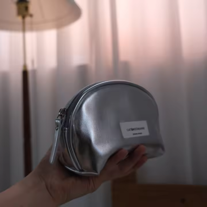 Minimalista Bolsa de Cosméticos de Plata PU Organizador Portátil con Alta Sensación - 1
