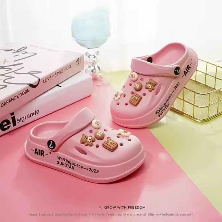 Verano agujero zapatos niña gruesa suela suave lindo antideslizante EVA pies no malolientes resistente al desgaste exterior bolsa cabeza arrastre sandalias de las mujeres niños - 1