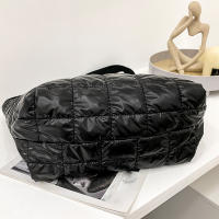 Bolso de mano de algodón con almohadilla espacial para mujer, bolsa de viaje de hombro acolchada, de gran capacidad, impermeable, a la moda, Invierno - details 41