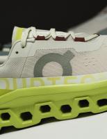 Zapatillas On Running Cloudmonster Frost Acacia - Blanco y Lima - details 1